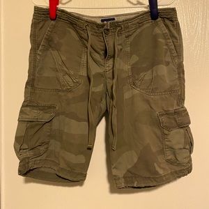 American Eagle women’s cargo shorts SZ 10